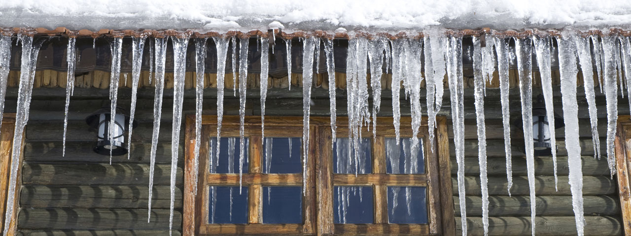 Spray foam prevents ice dams by providing proper insulation in Yonkers attic spaces Spray foam prevents ice dams by providing proper insulation in Yonkers attic spaces
